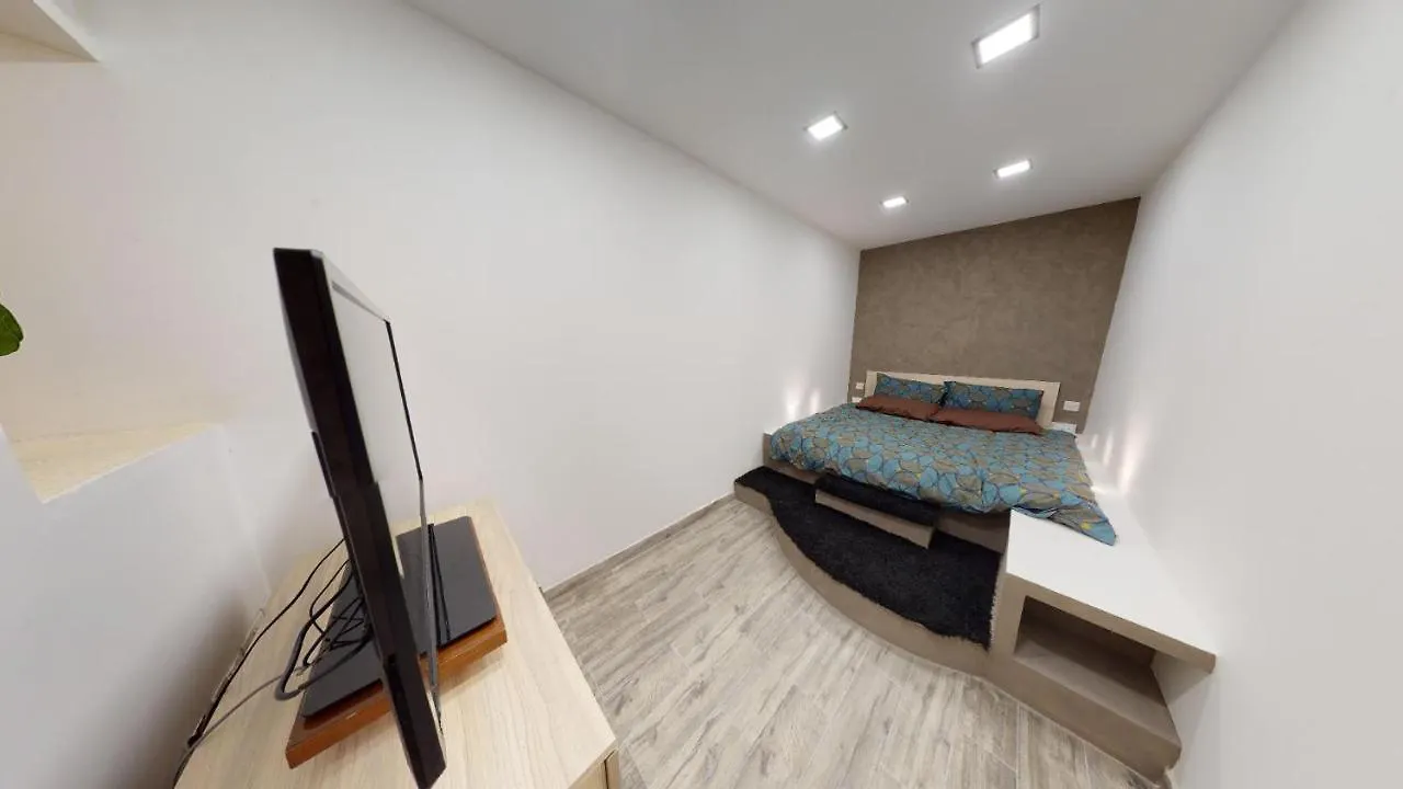 Central Valletta - 1 Bedroom Maisonnette 0*,